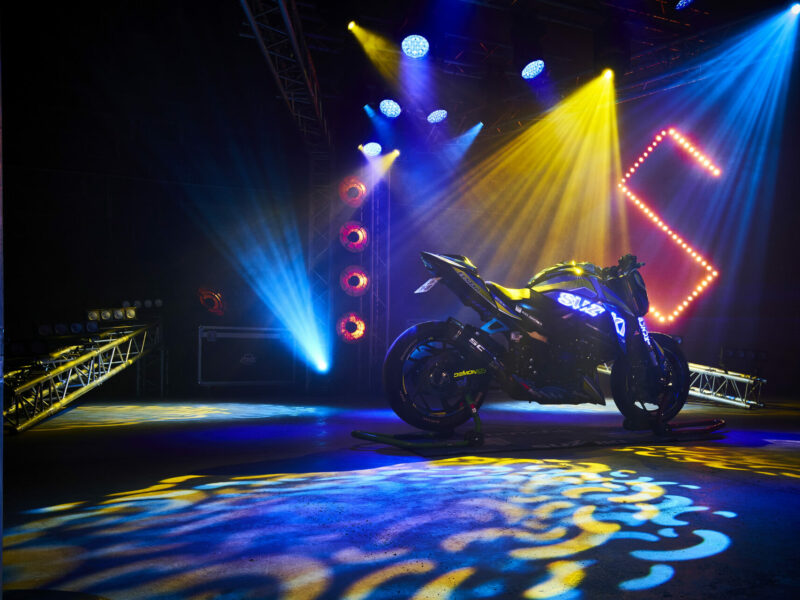 Show Laser Moto Suzuki GSXS750